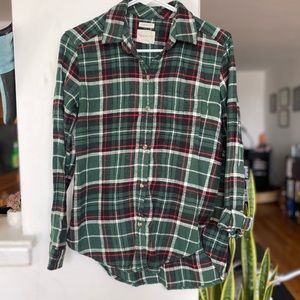 Flannel. Green red black white. American Eagle. XS